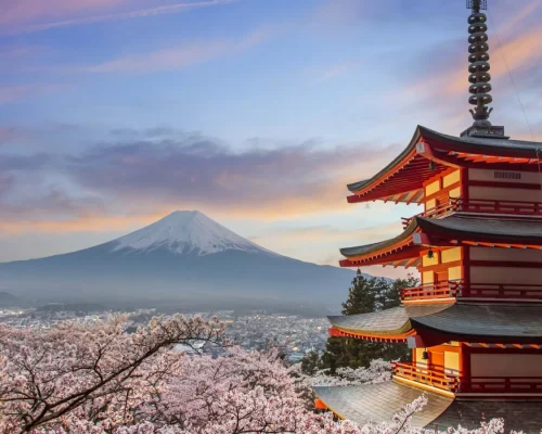 Chureito-Pagode-im-Arakurayama-Sengen-Park-in-Fujiyoshida-Japan-2
