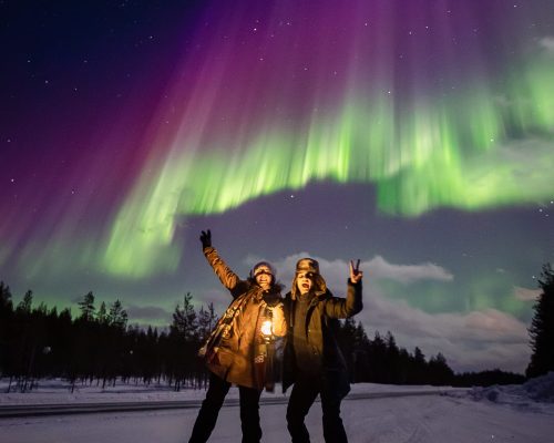 february-best-month-see-northern-lights-aurora-hunting-rovaniemi-lapland-finland-26